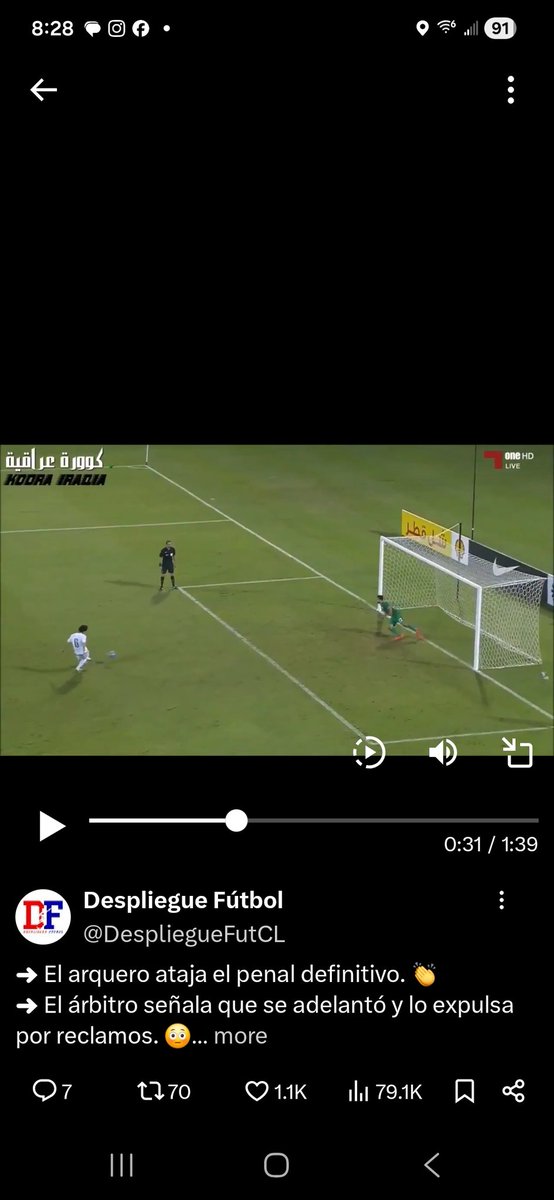 JcKaash's tweet photo. @DespliegueFutCL Foot on the line... ball already out... super bad call https://t.co/XIRVLujcW9