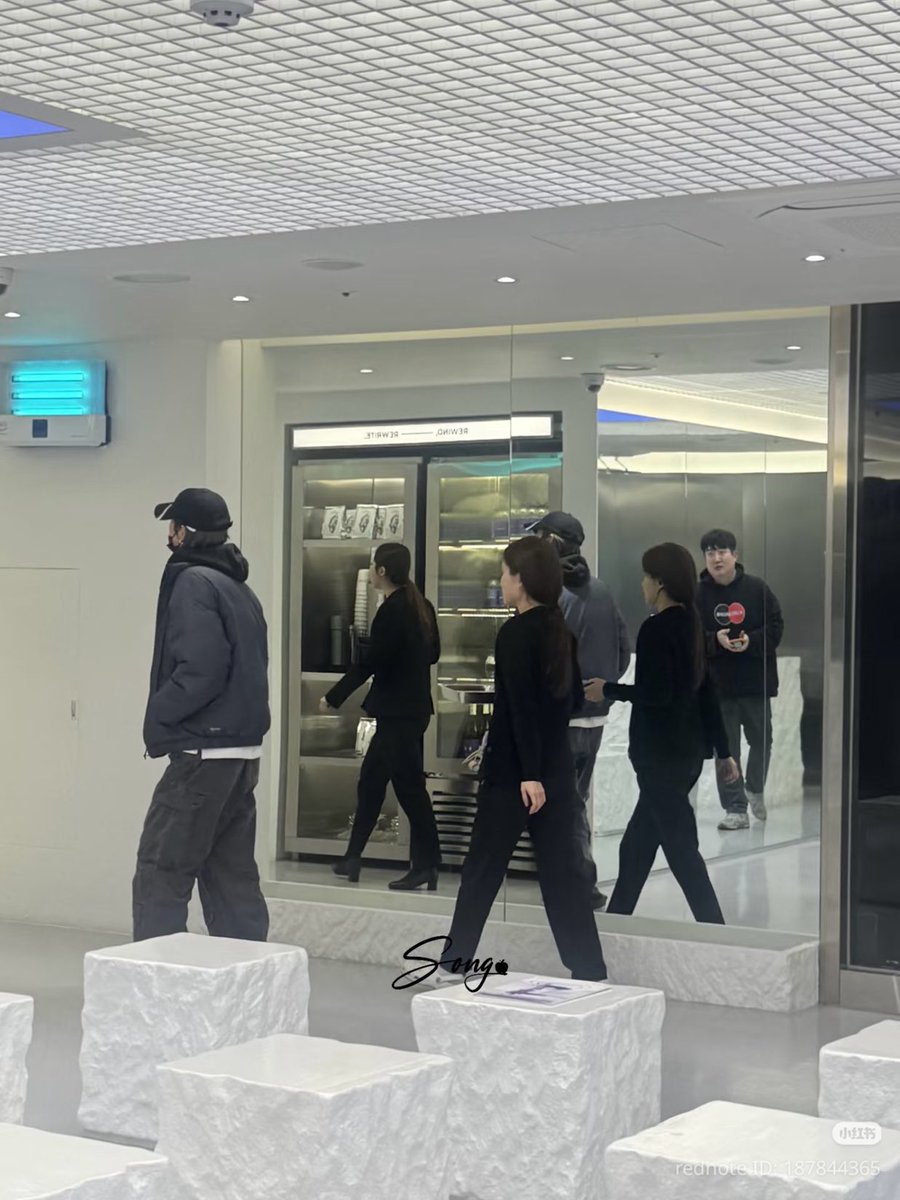 Pop7base's tweet photo. GOT7’s Mark Tuan was spotted by fans today in Seoul, South Korea. https://t.co/moH082Cdb6