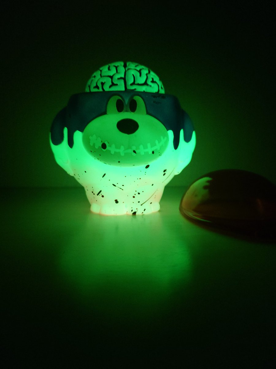 2026年 ソフビ 22体目
ノウマル ブラッドグロウ

蓄光‼️帽子も2つ買った
次は卍ver.ノウマルが欲しい🤤