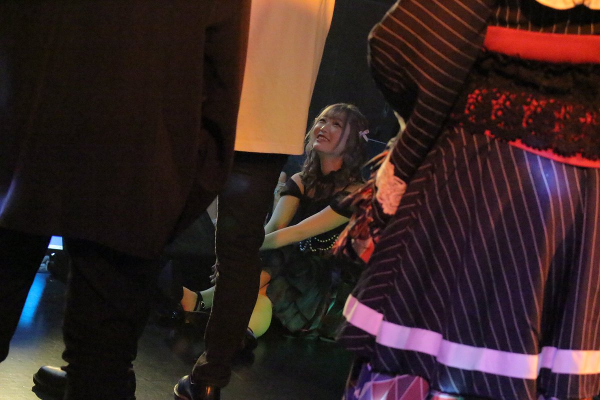 この写真好きすぎて

どうしても見て欲しかったから載せるね

初出演組のお話ウキウキで聞いてた