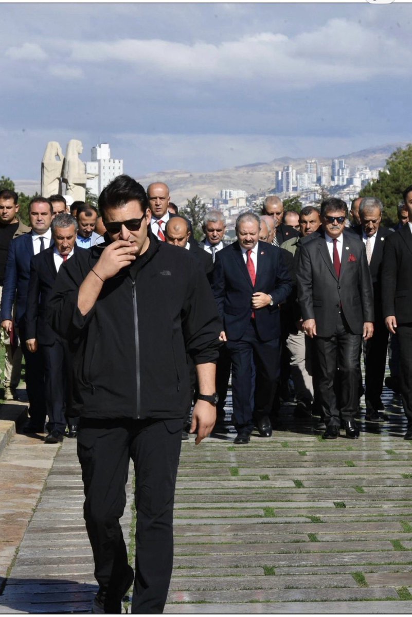 Kimi şehit düştü, kimi gazi oldu, kimi ise yıllarca görev yapıp sessizce emekli edildi. Ancak geride kalan soru hâlâ cevap bekliyor: 

Bunca yılın emeğinin, çekilen zorlukların ve yaşanan hak kayıplarının vebalini kim ödeyecek?

Dağda verilen mücadele kadar, hak arama mücadelesi