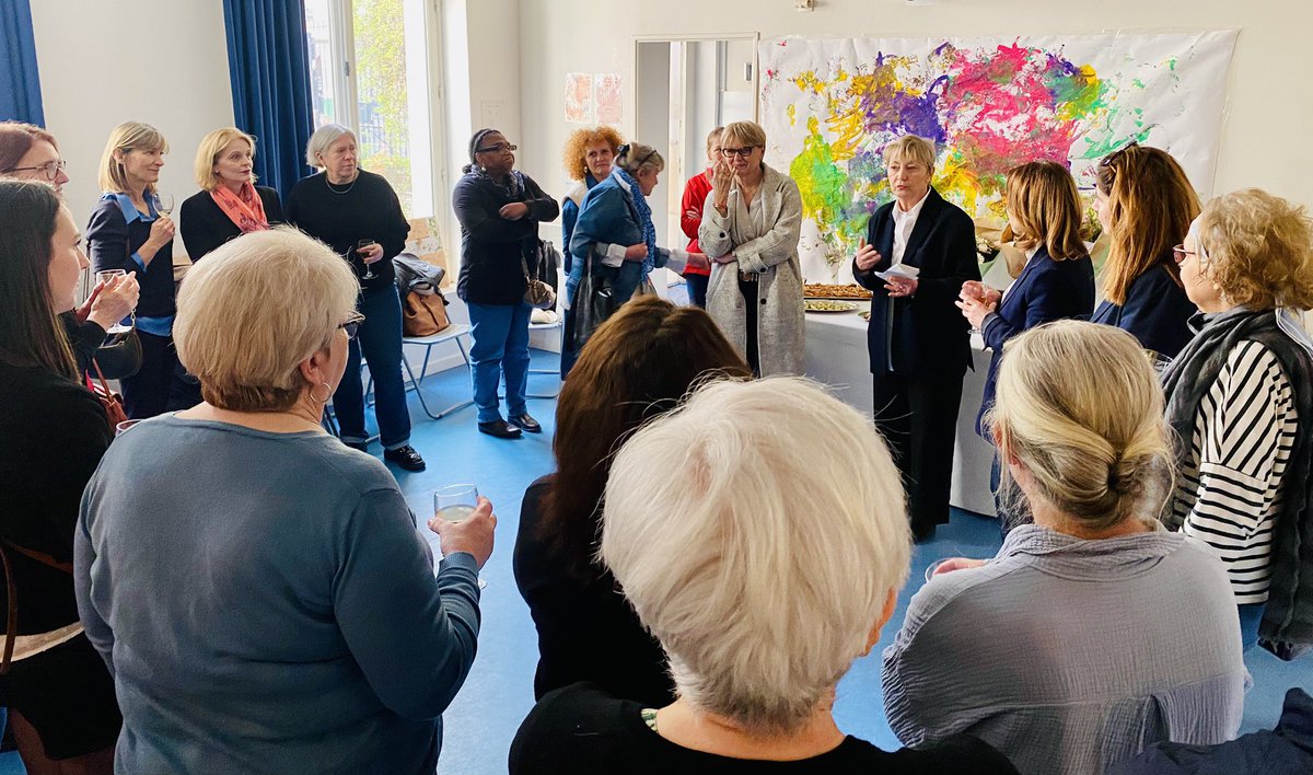 Mairie9Paris's tweet image. Merci Karine Duran pour toutes ces années passées à vous consacrer au bien-être des enfants du 9e en tant que Directrice de la crèche Chateaudun dès son ouverture en 2012! Une femme formidable #retraite