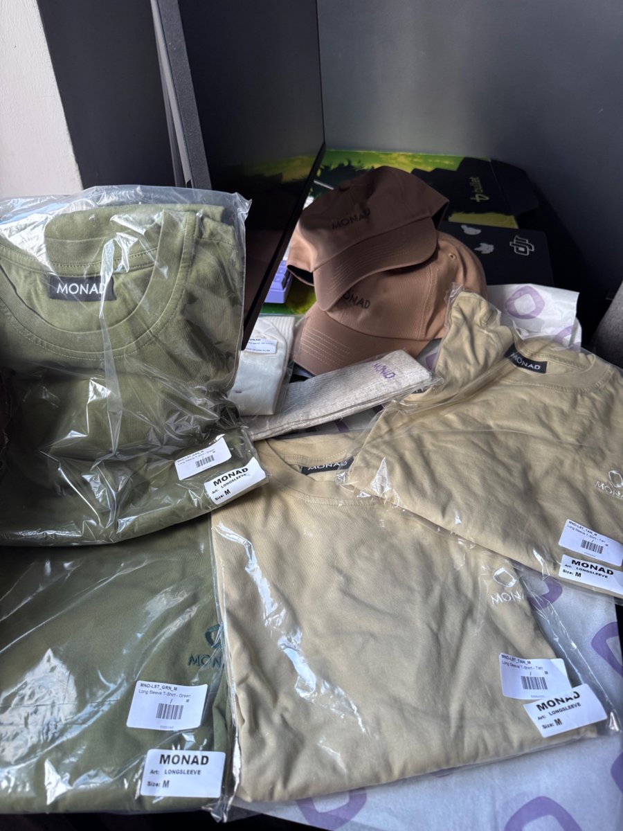 Shine | dirol tweet media