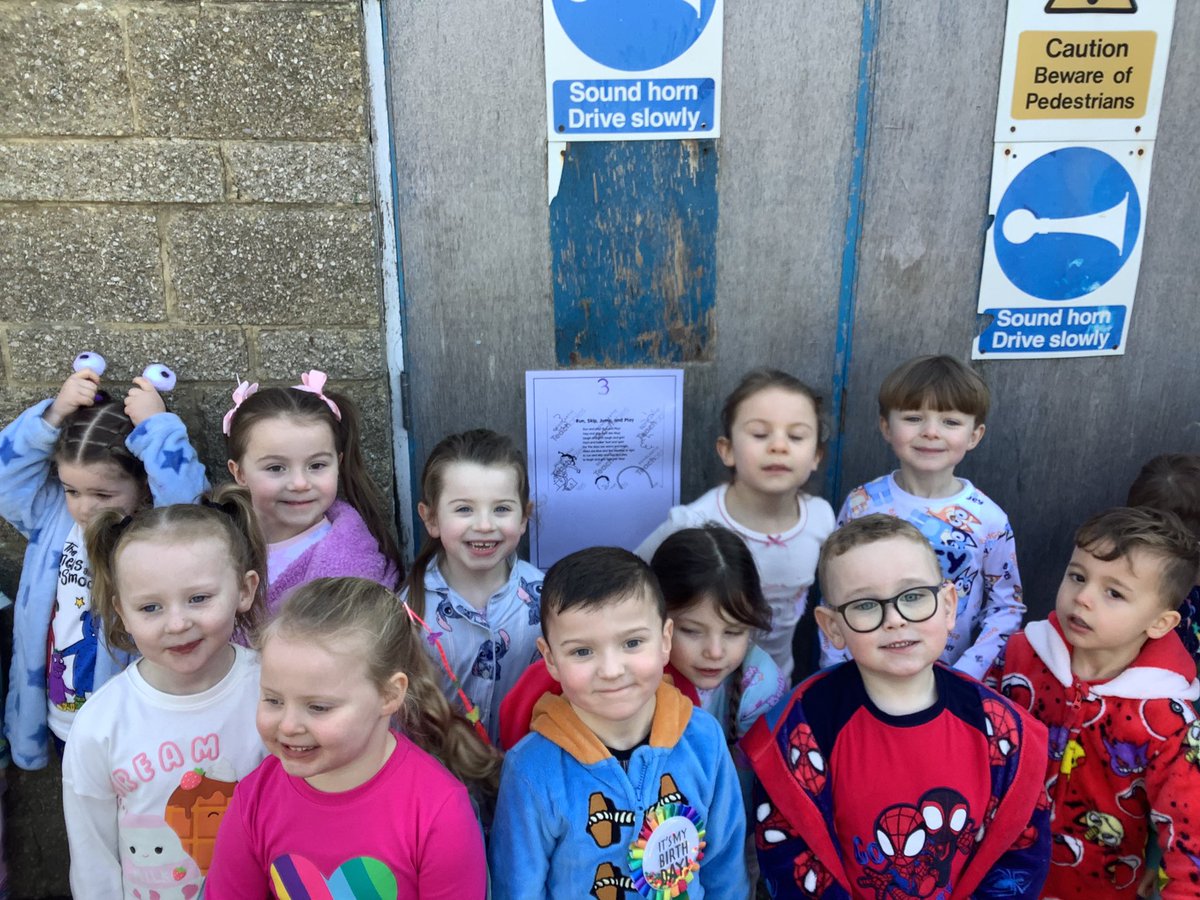 StBenReception's tweet photo. We did a treasure hunt in the garden and read all the poems with actions. https://t.co/VnLEF5Yfav