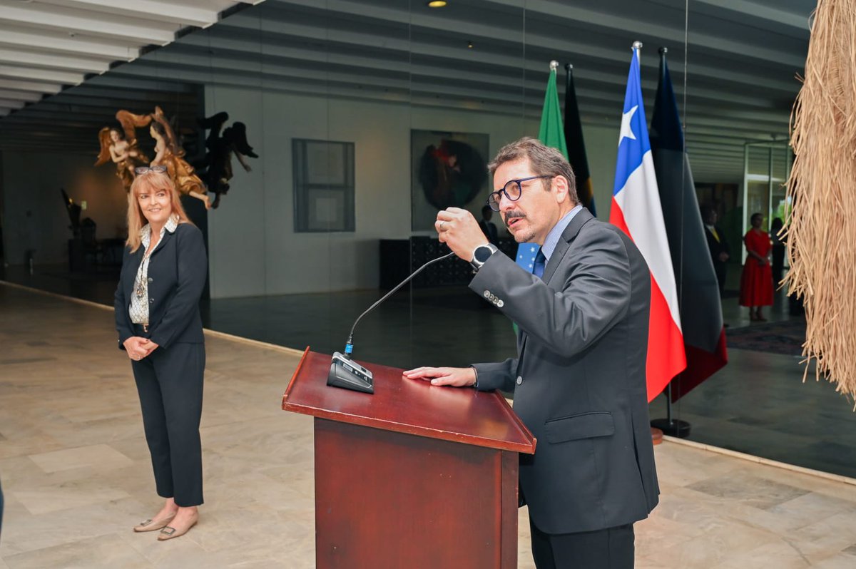 Embajada de Chile en Brasil tweet media