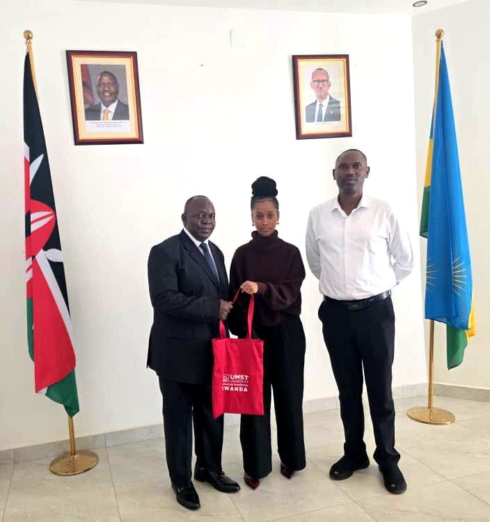 UMST_RWANDA's tweet image. Pleased to meet with the Minister Counsellor at the Kenya High Commission to #Rwanda Mr. O. Oketh, to discuss collaborative opportunities, strengthening ties &amp;amp; opportunities available for #Kenyan students.We appreciate the warm reception and look forward to a fruitful partnership