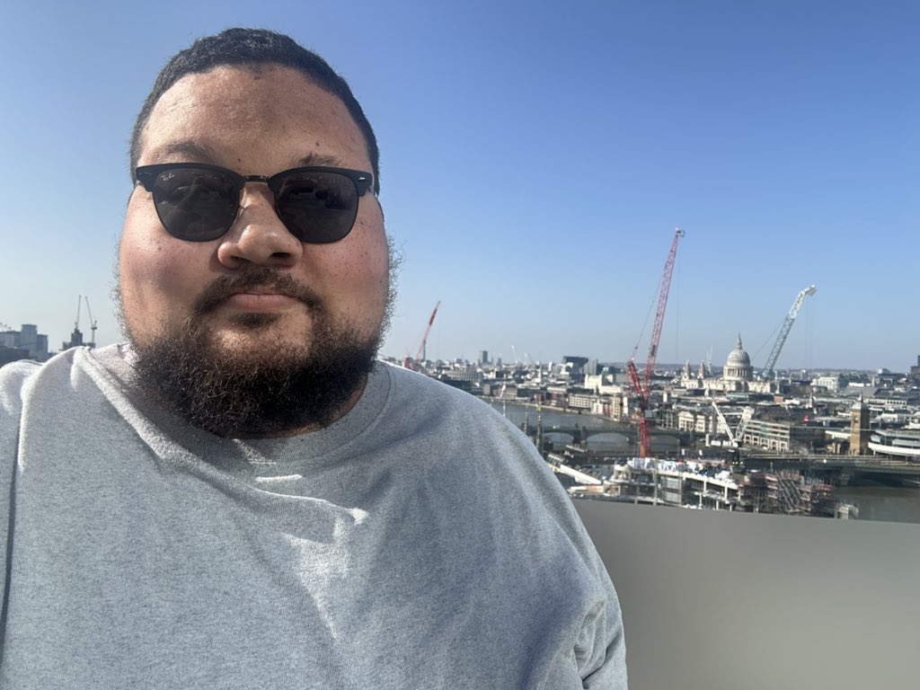 JordanBCMedia's tweet photo. When it’s sunny and there’s a terrace at work, you take full advantage. 🤩 https://t.co/dOp6jPQeUO