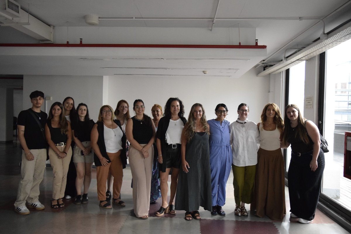 📚 Recibimos a estudiantes de la Facultad de Derecho de la UBA, junto a su titular de cátedra, la abogada y docente Melina Ghione.

✨ Estos espacios de intercambio permiten acercar a estudiantes y futuros profesionales a las políticas públicas que garantizan derechos para NNyA.