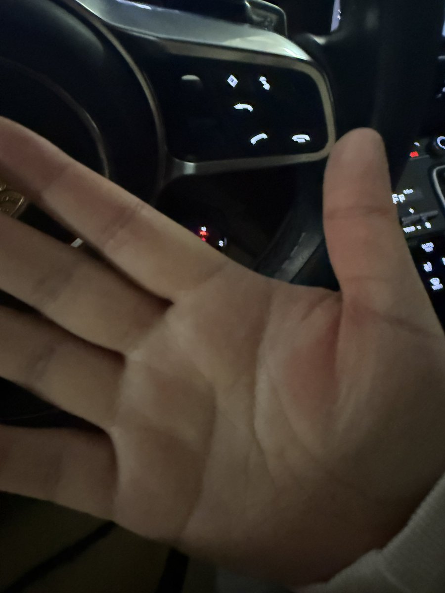 刚子公主_ tweet media