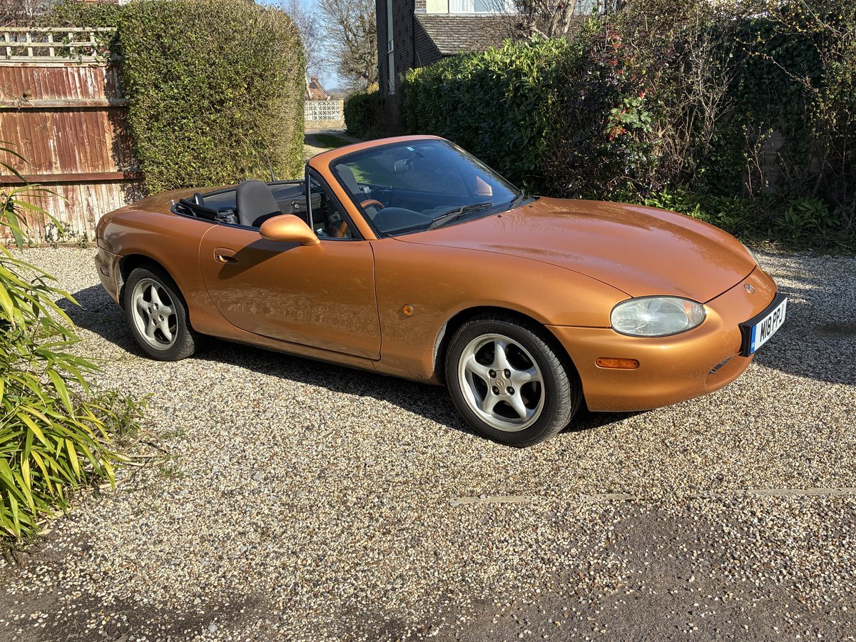 PeterNunn3's tweet photo. And so it begins. The open top season starts here! ππ #topdownthursday https://t.co/hvjxa3ik9H