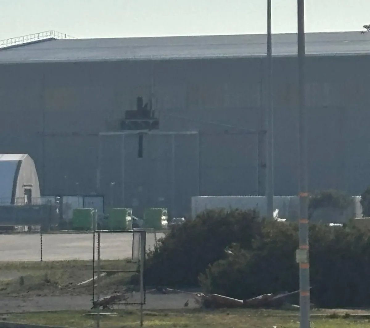 warsurv's tweet photo. An Iranian one-way drone struck RAF Akrotiri, a British air base in Cyprus, hitting a hangar used for U.S. U-2 spy planes.

A 30-ft hole was blown in the hangar wall.

No casualties and equipment inside was reportedly undamaged.

The Shahed-type drone likely launched from Lebanon, not Iran.

It flew ~150 miles low over the sea, evading detection until ~20 miles out.

Source: The Sun