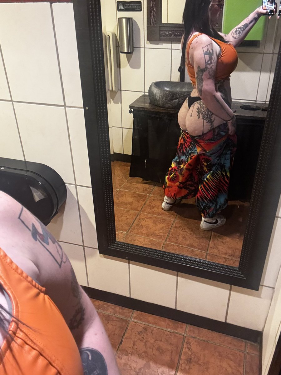 MissEmberFoxx🦊 tweet media