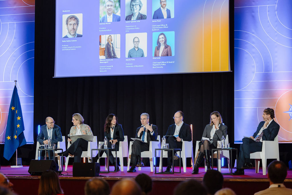 EU_Competition's tweet photo. ✨ Thought-provoking discussions kicked off the Shaping the Future of EU #MergerControl conference 🧭

Experts explored key themes of the review of the Merger Guidelines:
🔹 Productivity &amp; innovation
🔹 Green transition
🔹 Cost of living

For more ⬇️
https://t.co/sf19NYUB91 https://t.co/fnXJDFFGTg