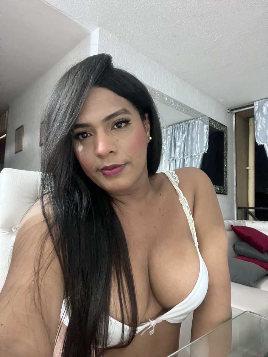 juicy_rivya tweet media