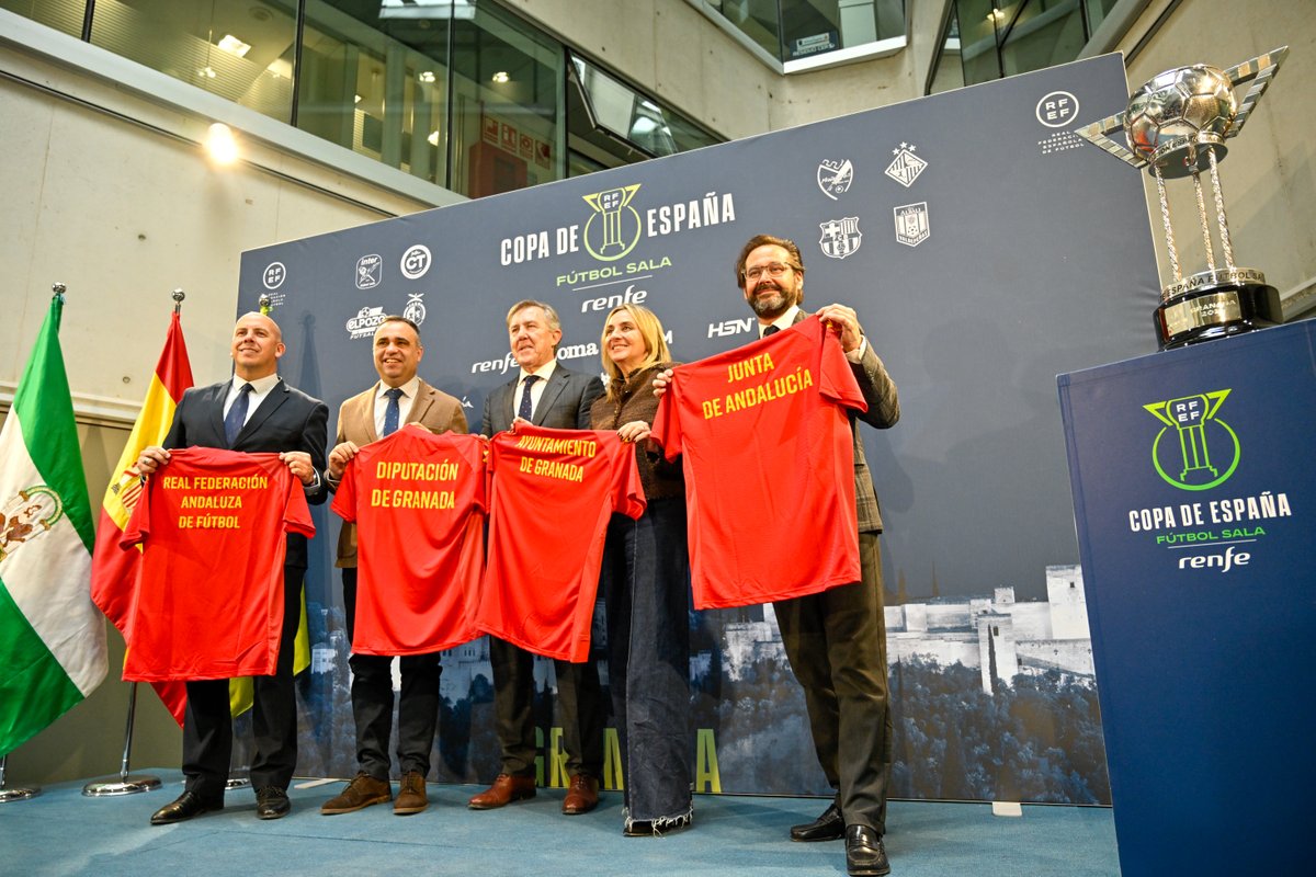 rfef's tweet image. 📸 Presentada en Granada una 𝗮𝗽𝗮𝘀𝗶𝗼𝗻𝗮𝗻𝘁𝗲 #CopaDeEspañaRenfe

➡️ Del jueves 19 al domingo 22 de marzo los 8⃣ mejores equipos de nuestro país lucharán por un torneo con múltiples alicientes dentro y fuera de la pista.

ℹ️ rfef.es/es/noticias/pr…

#FutsalRFEF