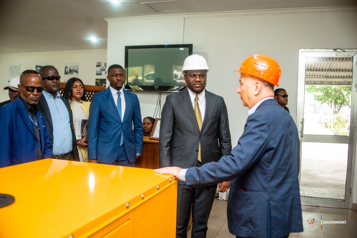 COMMANDE DE DEUX BACS NEUFS POUR LE TERRITOIRE DE LUOZI PAR LE GOUVERNEUR GRÂCE BILOLO. 

Journée historique pour la Province du Kongo Central en général et plus particulièrement pour le Territoire de Luozi avec le début des travaux de construction de deux bacs pour le Territoire