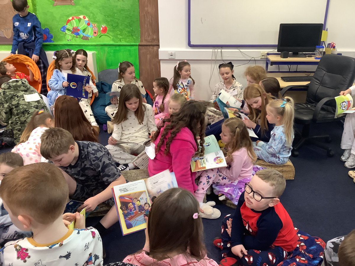 StBenReception's tweet photo. We loved reading with our Y6 sponsors. ❤️ https://t.co/03K6RbCpgs