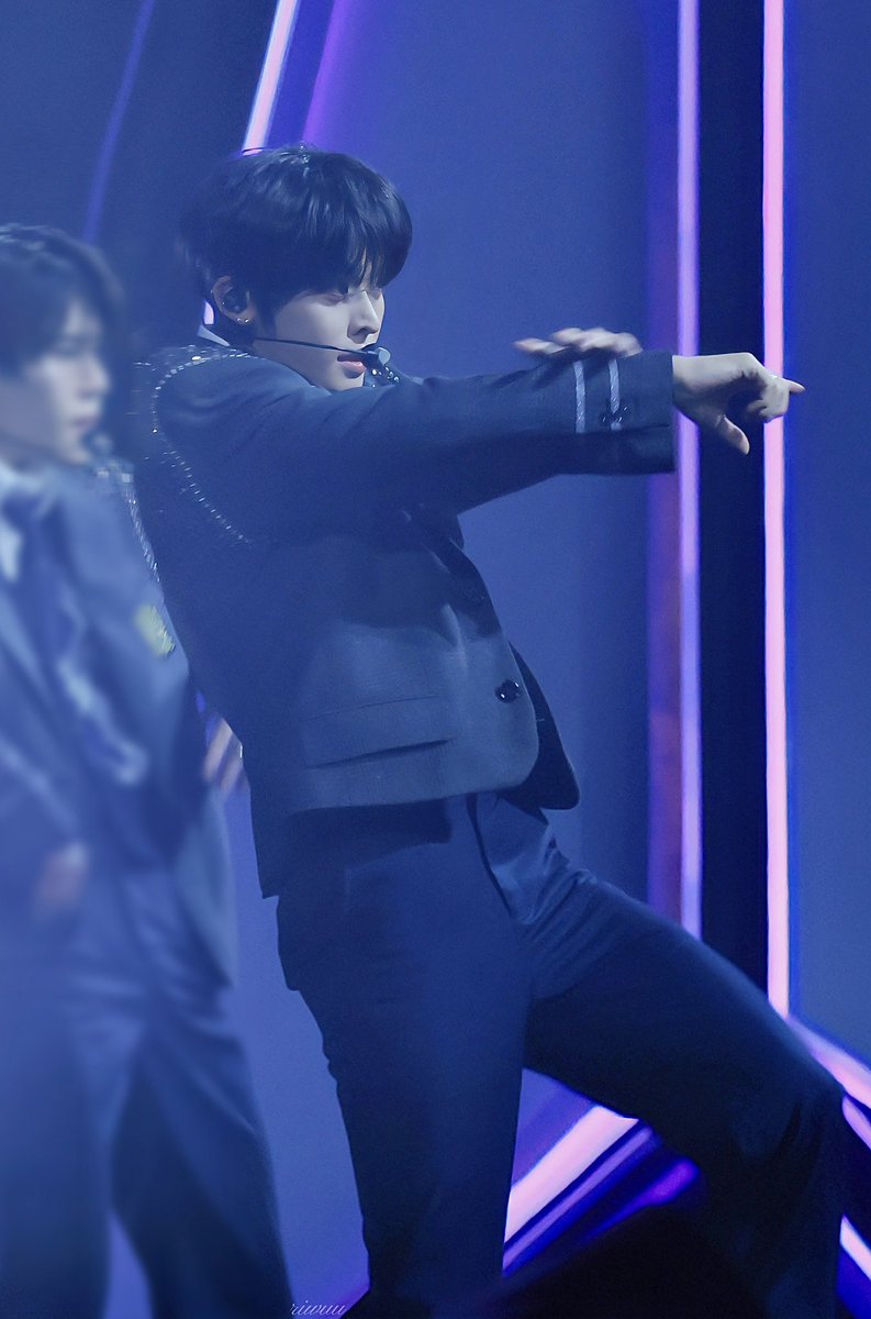 마..마..마왼다.. 마벅지.. 마스터.. 베이션 ..?