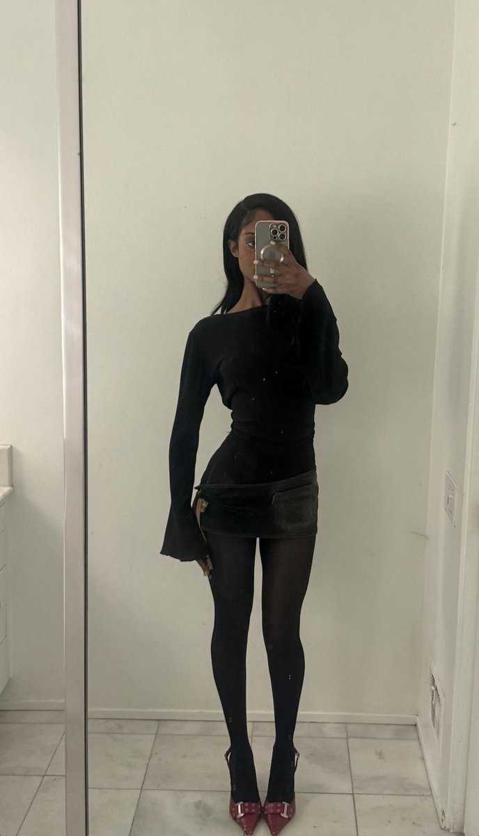 MAE 🦇 (0/10) tweet media