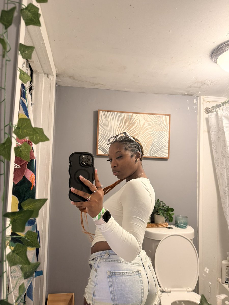 dareallprincesa's tweet photo. SHES BACKKKK ☺️ https://t.co/5aGyK6FouB