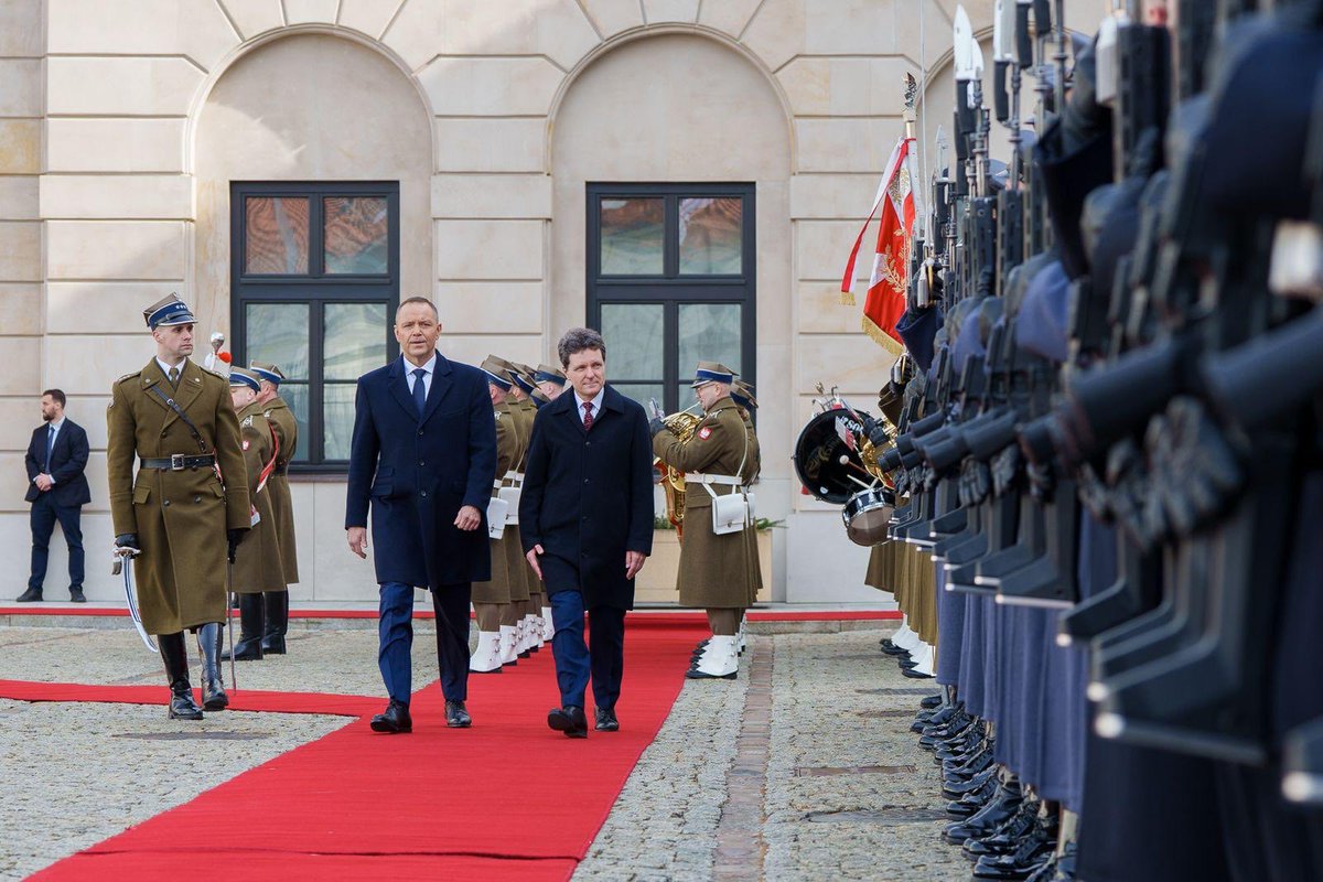 Nicușor Dan tweet media