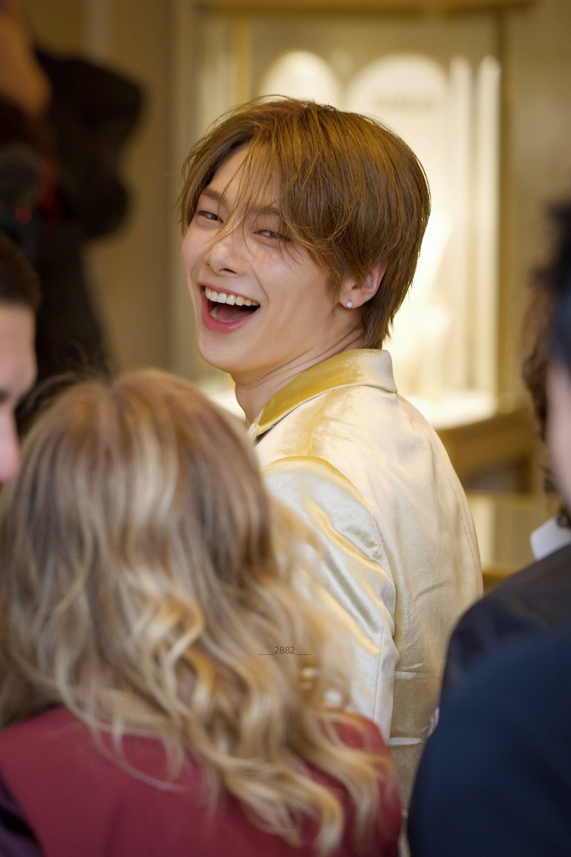 ___2882___ tweet media