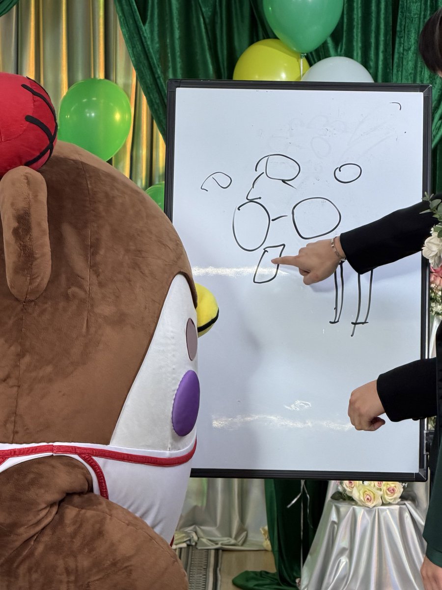 Drum set or me? 🥁🥁

#GrabFoodMegaGalexจอสกวิน https://t.co/wkuR8nVOup