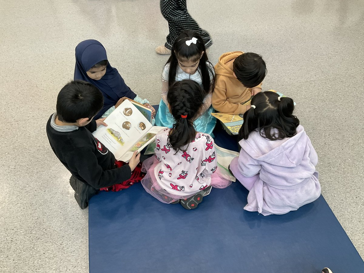 We shared our favorite stories with Year 1! This exchange not only fosters a love of reading but vital skills like communication and confidence. What a joy to see our young storytellers shine! #WorldBookDay  
<a href="/twinkleyschools/">Twinkl EY in Schools</a> <a href="/OliveTreeBolton/">Olive Tree Primary</a> <a href="/Scholastic/">Scholastic</a> <a href="/SchoolReading/">School Reading List</a>