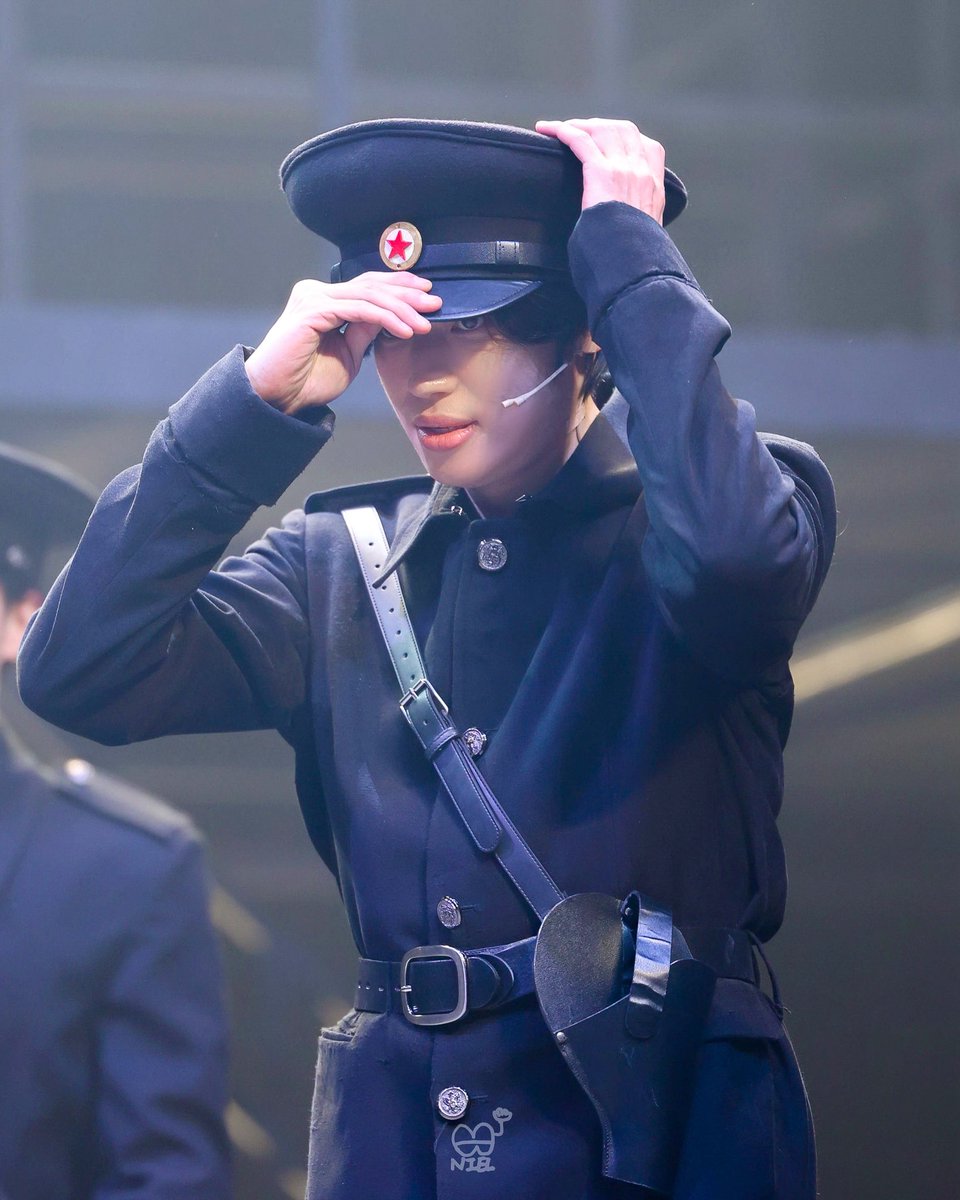 260305 뮤지컬 은밀하게위대하게 커튼콜

제복.ver 3

#니엘 #NIEL