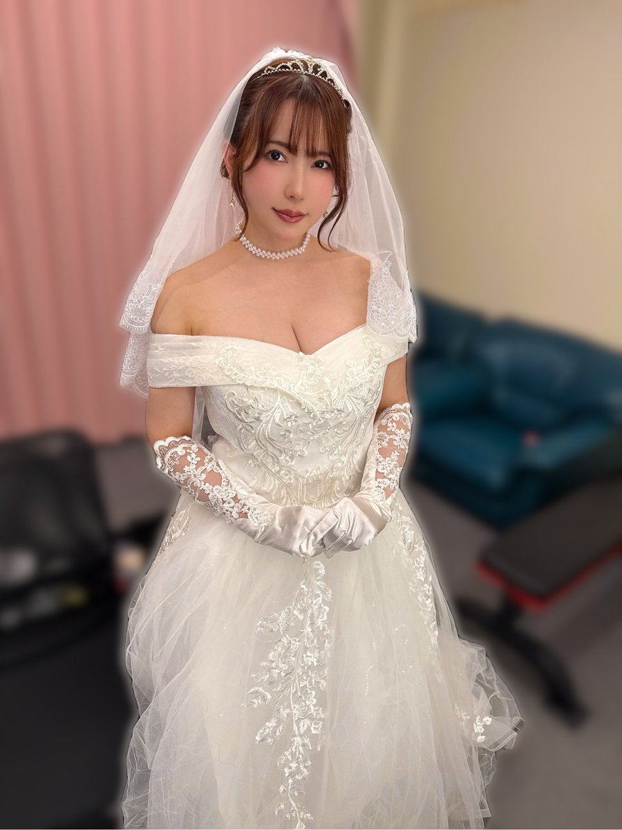hatano_yui02's tweet photo. 撮影でウェディングドレス久々に着た！！👗 https://t.co/GayXUBC54g