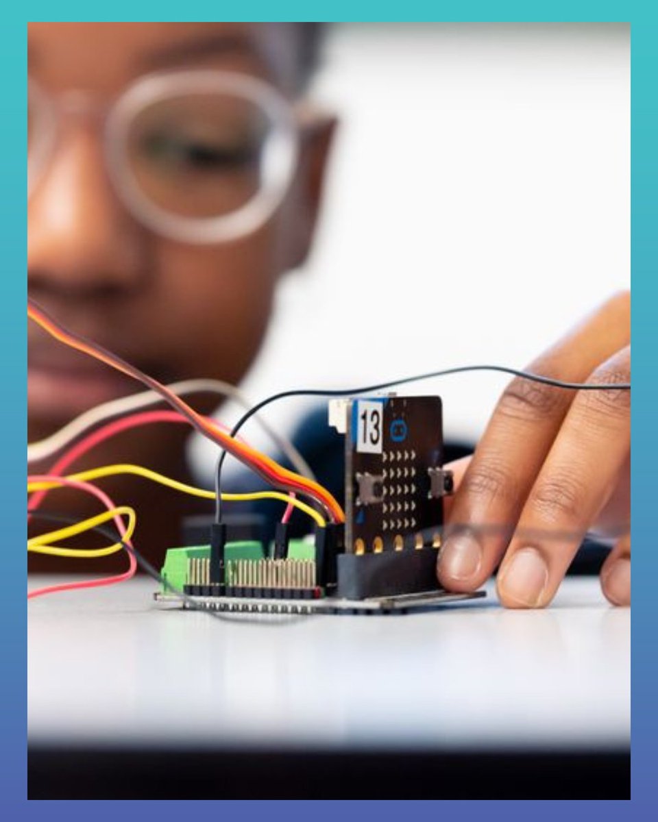 Fond_CGenial's tweet photo. 🤩 Afin de permettre aux enseignants de mener des projets numériques concrets avec leurs élèves, cette année, nous prévoyons d’accompagner 115 collèges avec les kits pédagogiques #YesWeCode!
Inscriptions pour l’année 2026-2027 ouvertes !
#Learningbydoing https://t.co/g1Uzo9U0La
