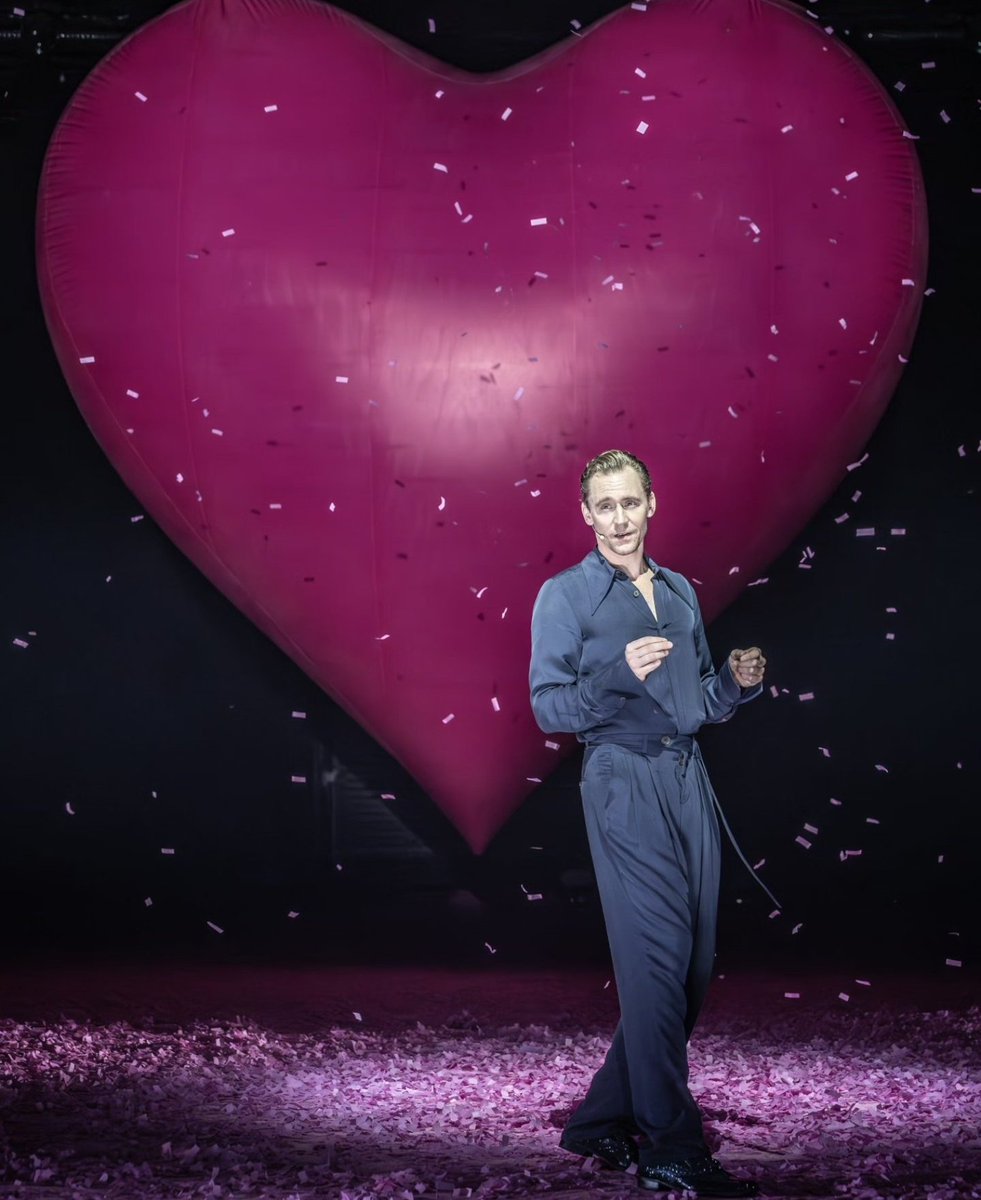 Best of Tom Hiddleston tweet media