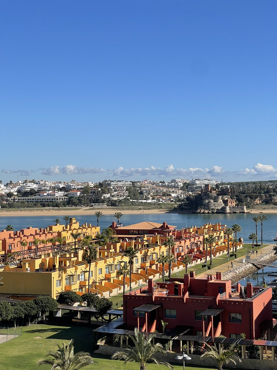 ขายโปรตุเกสใต้ ดีมาก แต่หน้าร้อน คนเยอะ แออัดมาก แนะนำช่วง Shoulder season