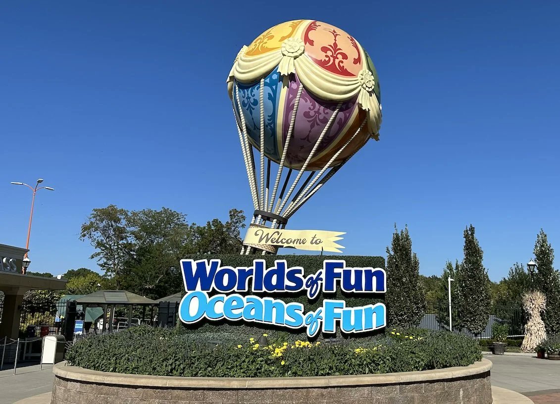 marcusleshock's tweet image. BREAKING: Six Flags is selling SEVEN of its theme parks for $331 million. The parks being sold are:

Valleyfair (Minneapolis, Minn.)
Worlds of Fun (Kansas City, Mo.)
Michigan's Adventure (Grand Rapids, Mich.)
Schlitterbahn Waterpark Galveston (Galveston, Texas)
Six Flags St.