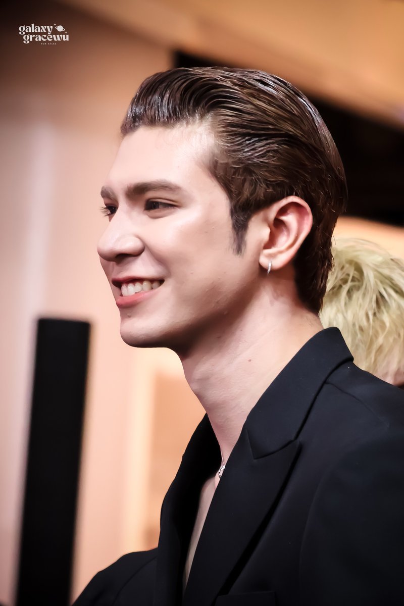 ❣️04032026 | #LIBREBerryCrush 

คุณเพนนอร์สสุดหล่อลงพื้นที่💥

#YSLBeautyTH
— #ErwinATLAS 🎸
꒰ #ATLASth , #ATLAS_th ꒱