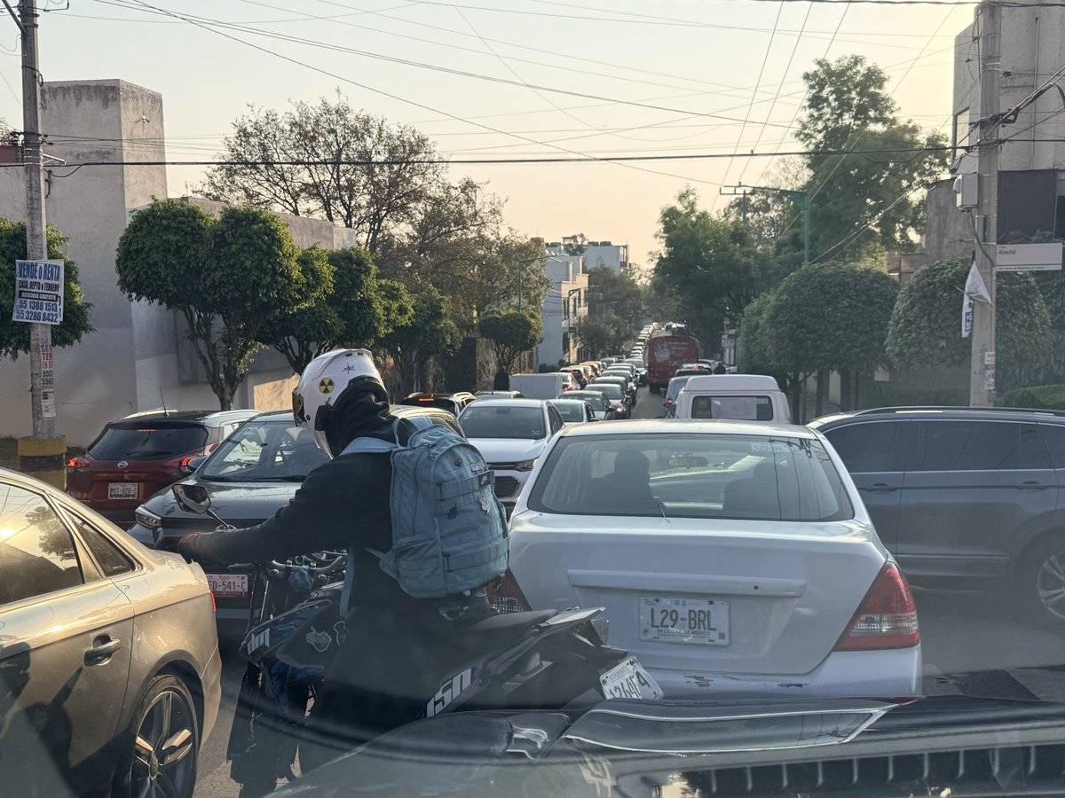 elcincinnati86's tweet photo. Chemax y picacho ajusco  es un caos, donde están?? @SSPCMexico @OVIALCDMX https://t.co/4GdiCdkxSy