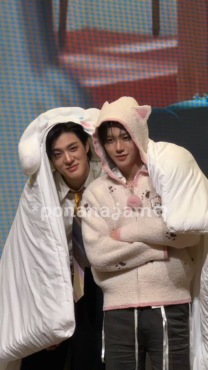 KACIWWW DAH SKRG BENERAN PAJEN KL DI SAMPING NYANYA HARUS NUNDUK DIKIT KARENA NYANYA KECIL IMUT LUCUUU GEMAZZZZ ZKDHJSBXJZN -JNJM