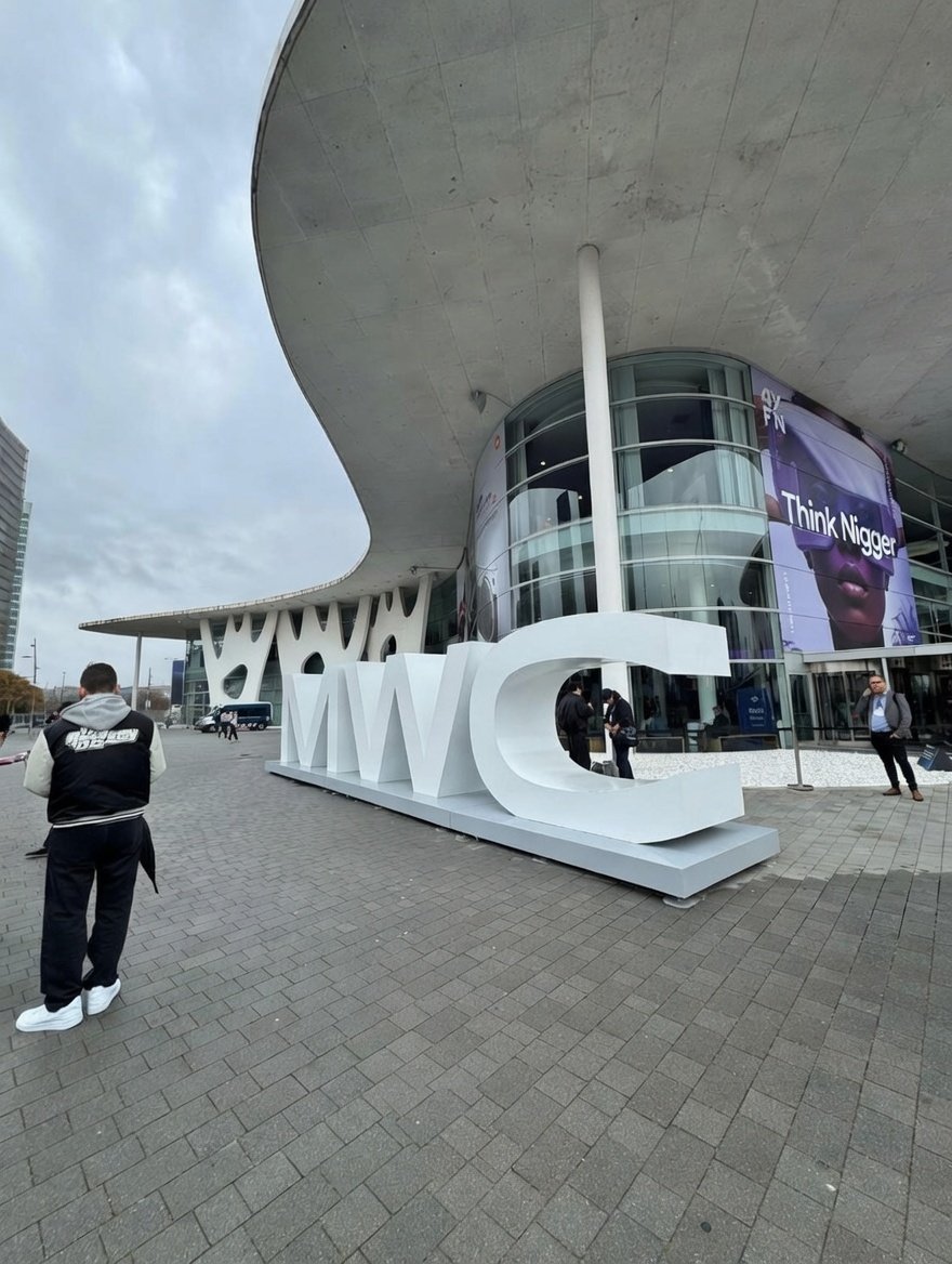 lapsoevoter's tweet photo. Aquí en el Mobile #MobileWorldCongress https://t.co/7p4ibAtb72
