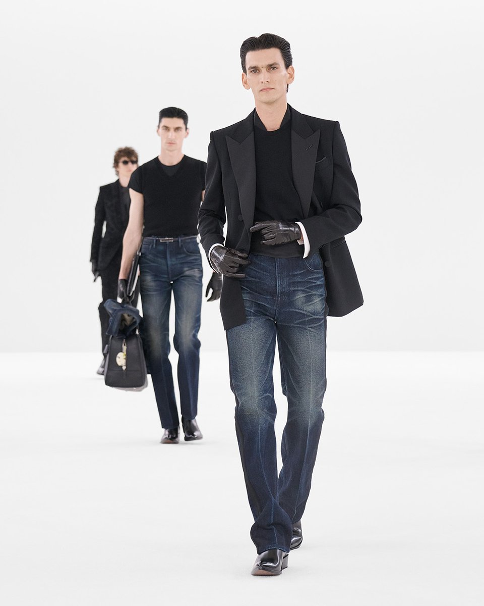 TOM FORD tweet media