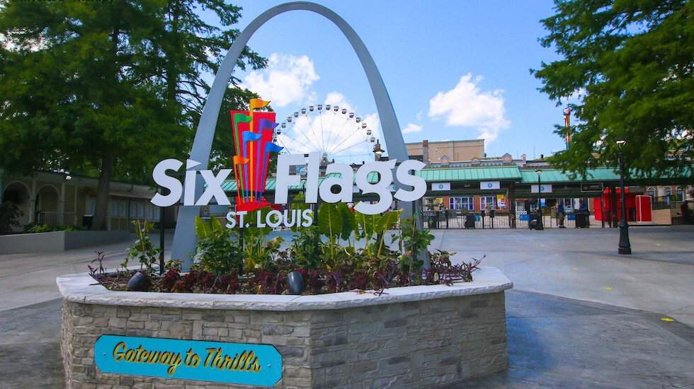 marcusleshock's tweet image. BREAKING: Six Flags is selling SEVEN of its theme parks for $331 million. The parks being sold are:

Valleyfair (Minneapolis, Minn.)
Worlds of Fun (Kansas City, Mo.)
Michigan's Adventure (Grand Rapids, Mich.)
Schlitterbahn Waterpark Galveston (Galveston, Texas)
Six Flags St.