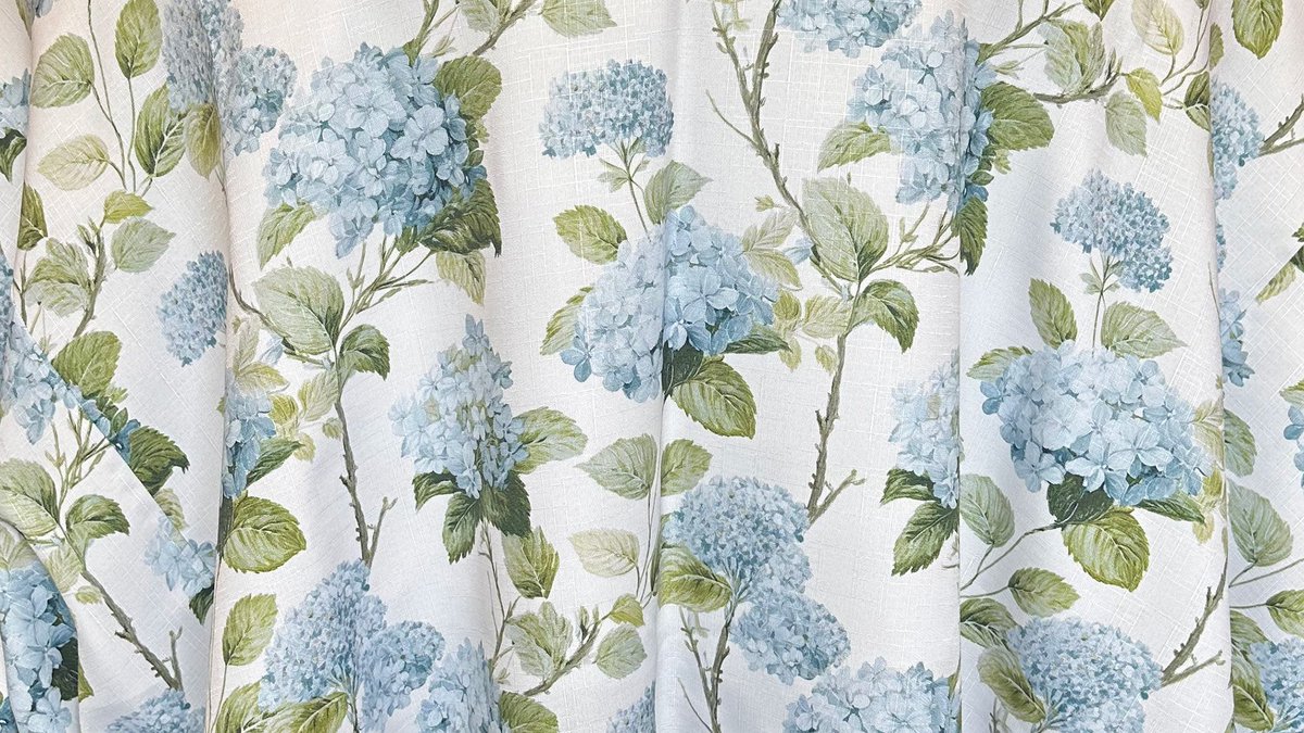 FabulousEvents's tweet photo. Our new Fleur Collection is here 🌸

Today’s featured linen: Sky Hydrangea — soft watercolor florals that bring a fresh garden elegance to any tablescape.

Perfect for weddings, showers, and spring events.

#FleurCollection #SkyHydrangea #EventDesign #WeddingInspo #Tablescape https://t.co/lhLj8G5CZN