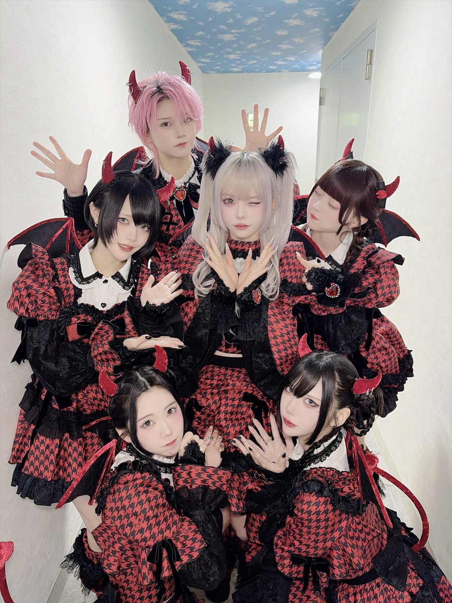 AVAM_Official's tweet photo. 『AVAM 単独公演-PM11:59-Vol.37』
ありがとうございました🐈‍⬛

のあにゃん𝑯𝒂𝒑𝒑𝒚 𝒃𝒊𝒓𝒕𝒉𝒅𝒂𝒚！🎂💜
 #AVAM  #アベアム https://t.co/yZ6Vvgwl8V