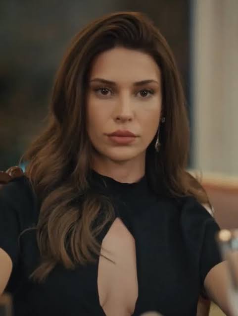 Devrim Özkan oynamak için doğduğu rolü oynuyor sanki.
Harikasın #DevrimÖzkan ❤

#Yeraltı #yeraltıdizi