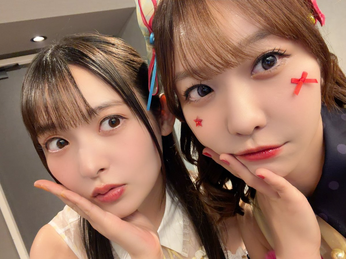 aimi_sound's tweet photo. #バンドリ10周年ライブ
#出演者全員ツーショットチャレンジ

あみたし🌼💕すみれし🌼💕 https://t.co/KYJ7SRQfyR