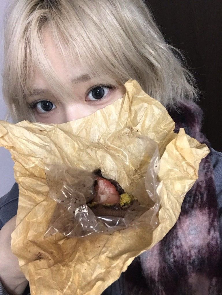 ㅤ 
             ꒰ #moiCHÉRII ꒱ 
ᰔᩚ 𝑭𝒓𝒐𝒎 𝒕𝒉𝒆 𝑨𝒖𝒕𝒖𝒎𝒏 𝗕𝗘𝗟𝗟𝗘 🍓

Mochi~ ₍𐙚ྀᐢ. .ᐢ₎♡︎
 ㅤ