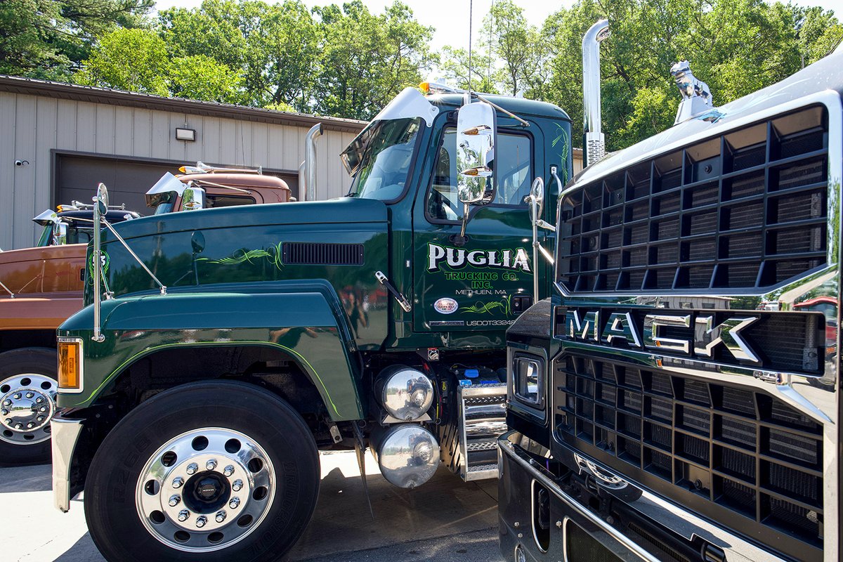 BallardTrucks's tweet photo. For more than 40 years, Puglia Trucking has trusted Mack trucks to keep their family business moving forward, and they're still rolling strong. 💪

@MackTrucks #MackTrucks #HeavyDutyTrucks #HeavyHaulingTrucks #Trucking #TruckingLife #Massachusetts https://t.co/TKJwukRjNS