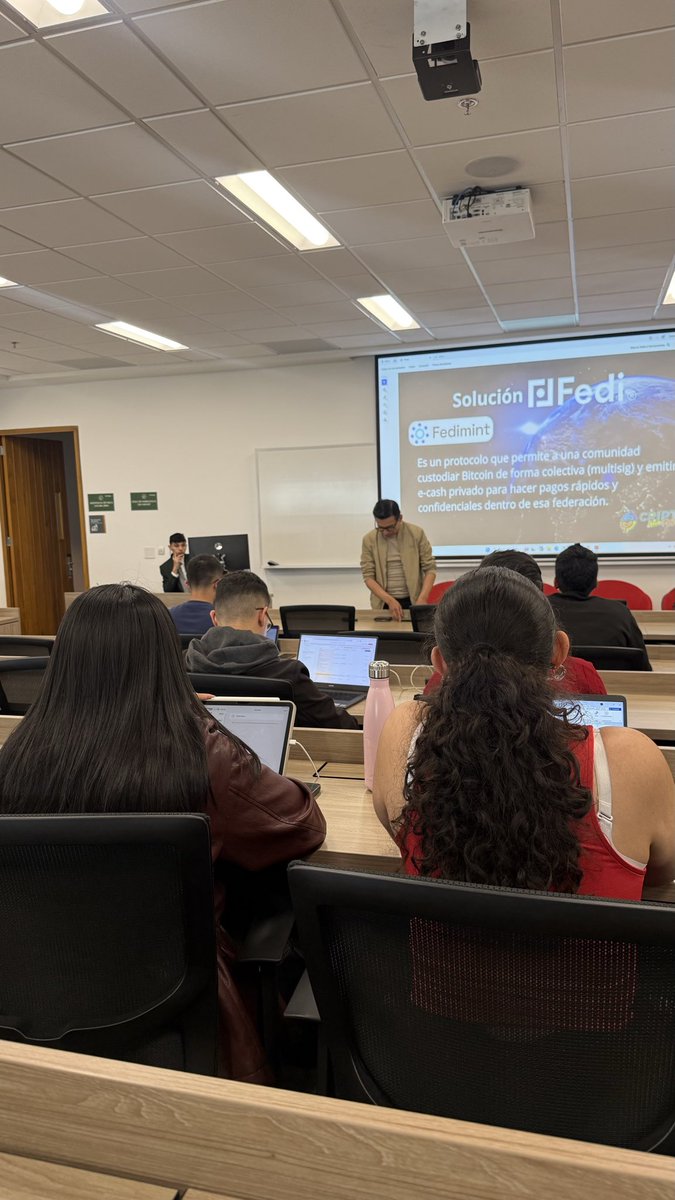 El_colombiano tweet media