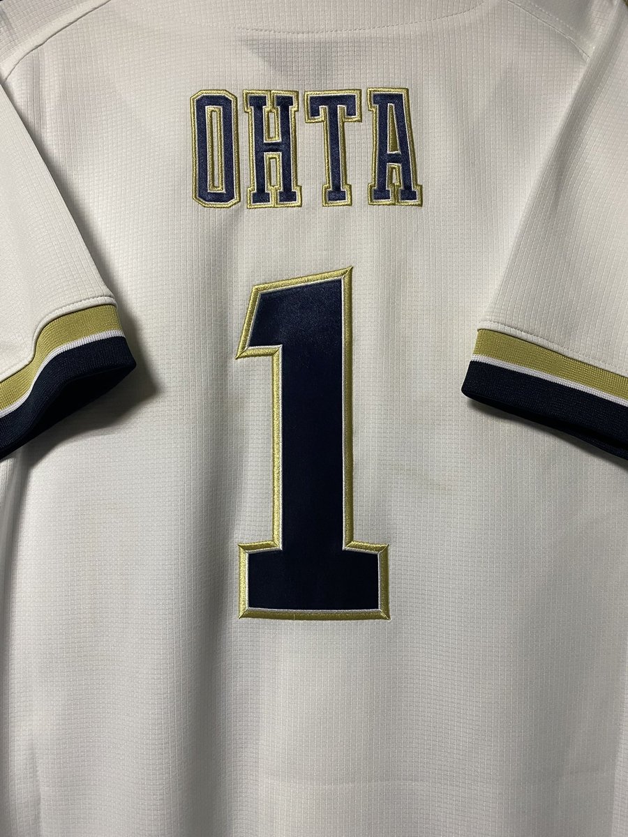 明日はいよいよ今シーズン現地初観戦の日🏟️ 新しく買った