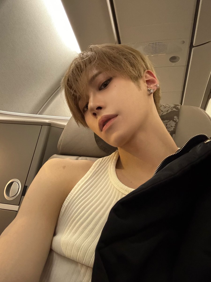 쒱 tweet media