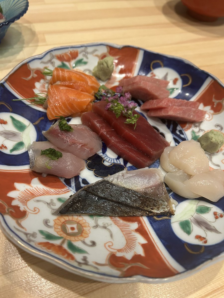 Sa12342Ma's tweet photo. 中目黒のお寿司屋美味かった～ https://t.co/UxQ4JMaOiG